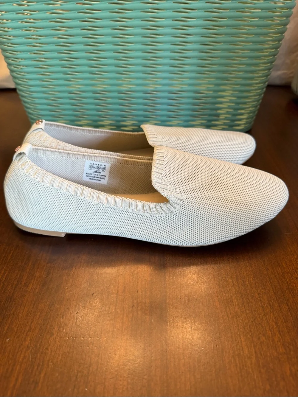 NWOT Danskin Women's Dream Slip-On Loafers SZ 9 Color Cream